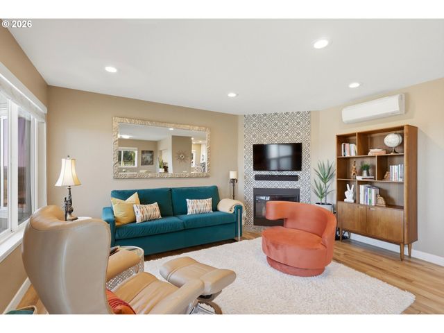 6331 White Tail Dr 56, West Linn, OR 97068