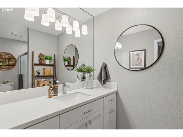 6331 White Tail Dr 56, West Linn, OR 97068