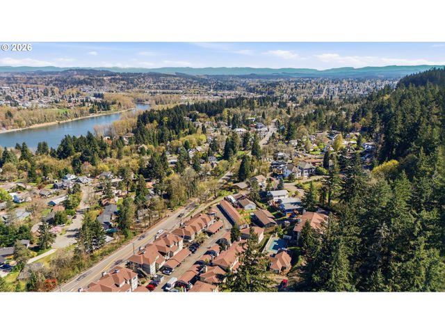 6331 White Tail Dr 56, West Linn, OR 97068