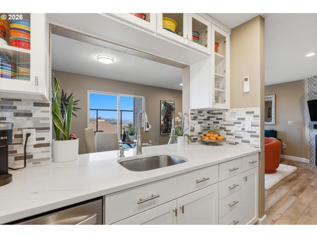 6331 White Tail Dr 56, West Linn, OR 97068