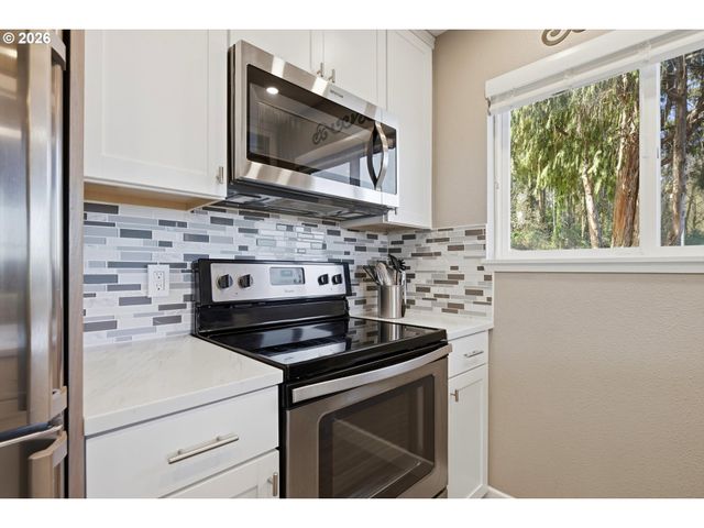 6331 White Tail Dr 56, West Linn, OR 97068