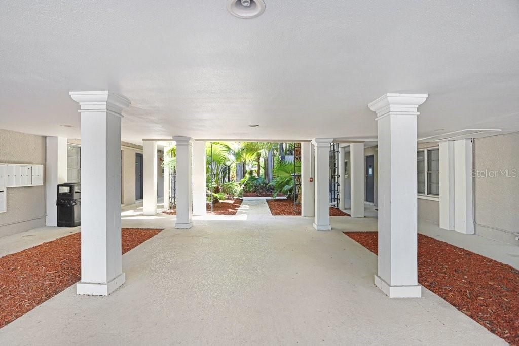 Image 18 of property listing at 212 S CHURCH AVENUE 110, Tampa, FL 33609