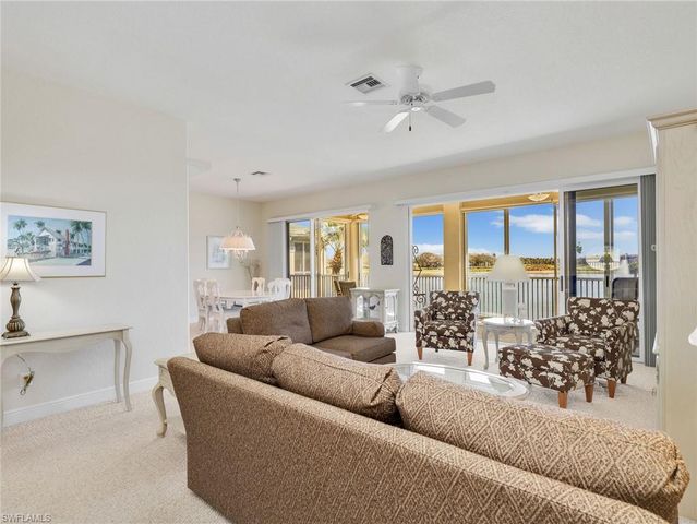 693 Vintage Reserve CIR # 16C, Naples, FL 34119