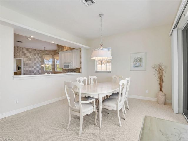 693 Vintage Reserve CIR # 16C, Naples, FL 34119