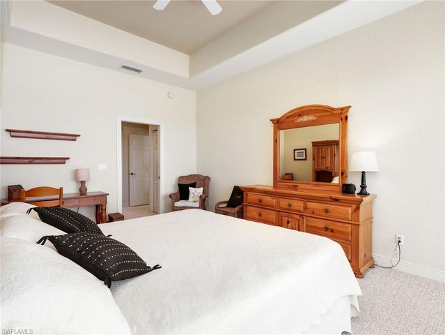 693 Vintage Reserve CIR # 16C, Naples, FL 34119