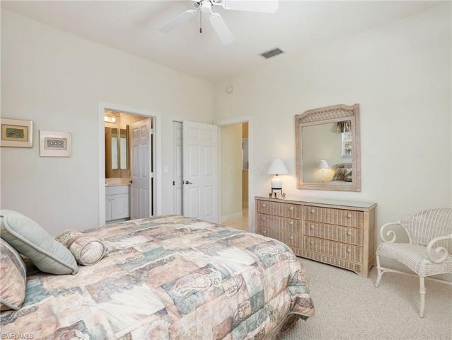 693 Vintage Reserve CIR # 16C, Naples, FL 34119