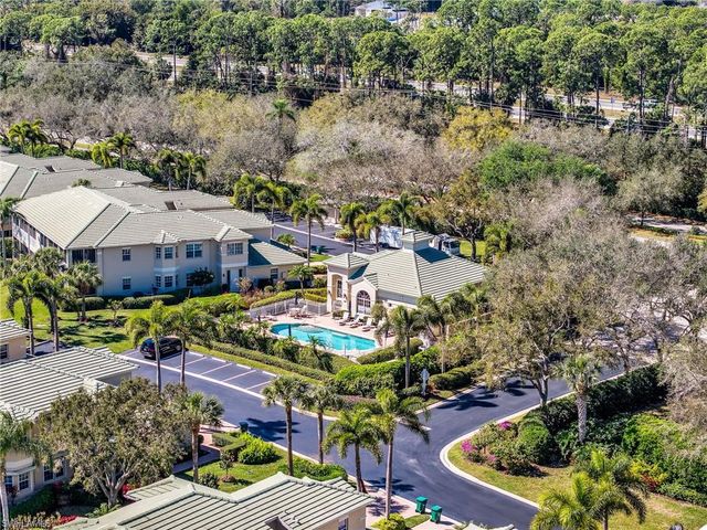 693 Vintage Reserve CIR # 16C, Naples, FL 34119