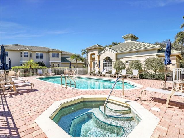 693 Vintage Reserve CIR # 16C, Naples, FL 34119