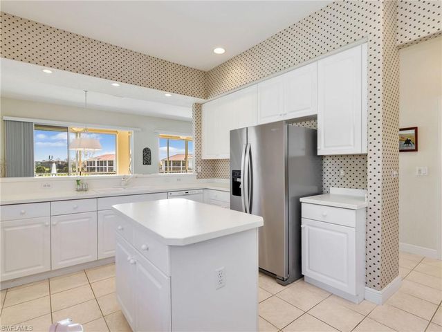 693 Vintage Reserve CIR # 16C, Naples, FL 34119