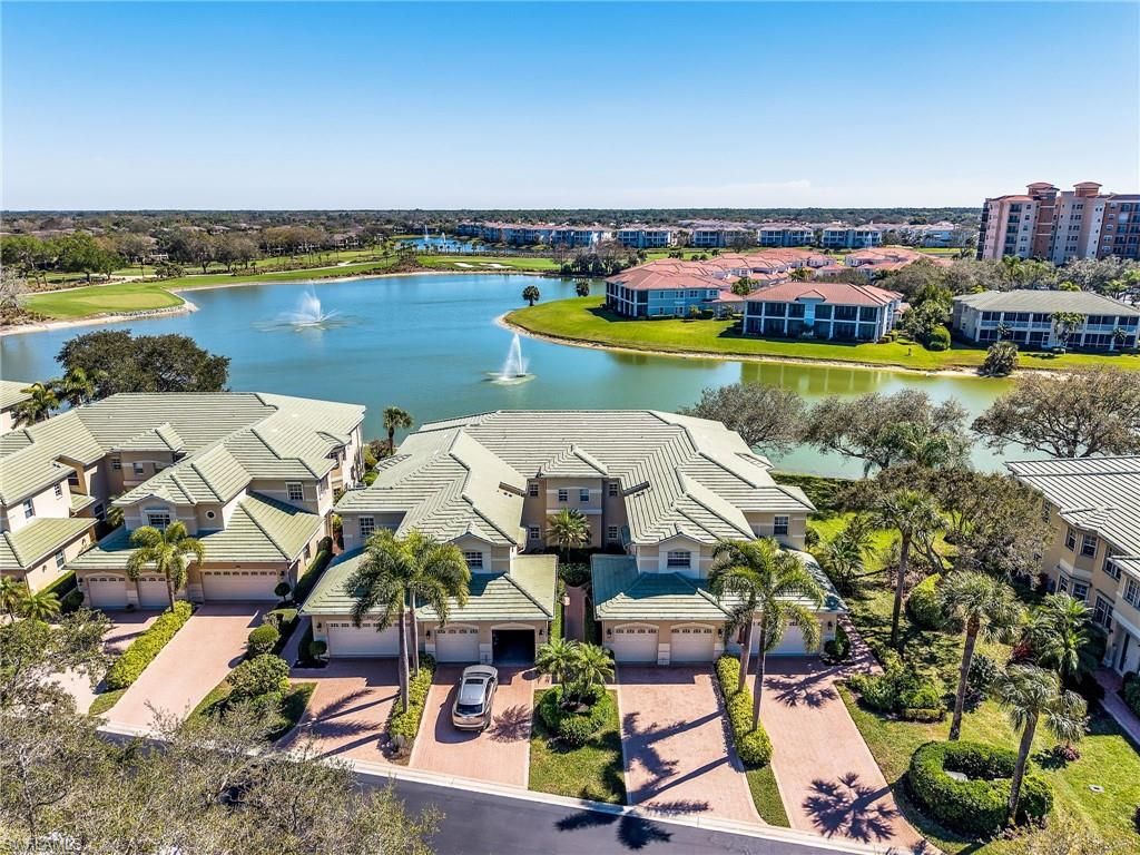 693 Vintage Reserve CIR # 16C, Naples, FL 34119