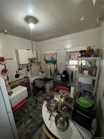 819 E 221st Street, Bronx, NY 10467