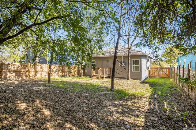 117 MAGENDIE ST, San Antonio, TX 78210