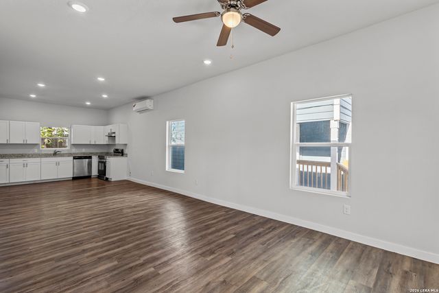 117 MAGENDIE ST, San Antonio, TX 78210