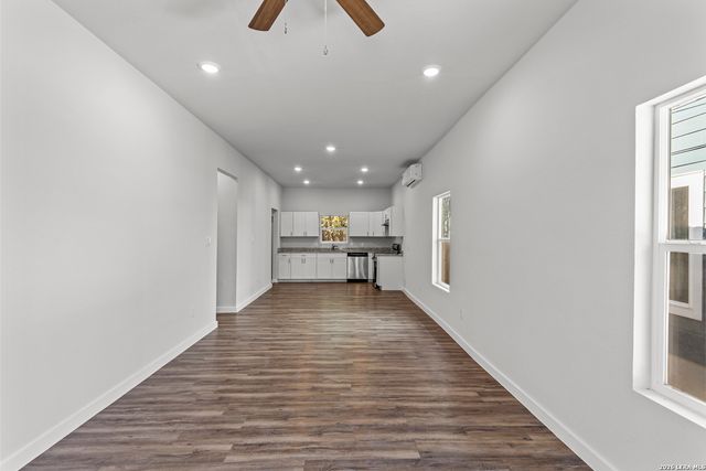 117 MAGENDIE ST, San Antonio, TX 78210