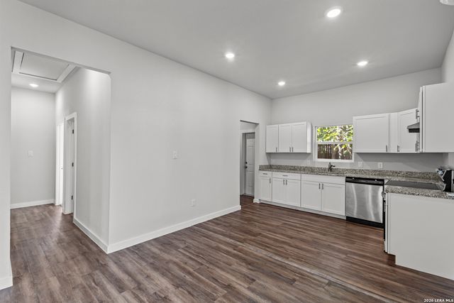 117 MAGENDIE ST, San Antonio, TX 78210