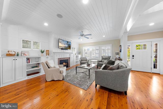 217 FAIRVIEW AVENUE, Beach Haven, NJ 08008