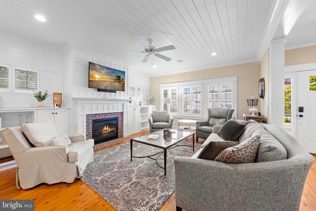 217 FAIRVIEW AVENUE, Beach Haven, NJ 08008