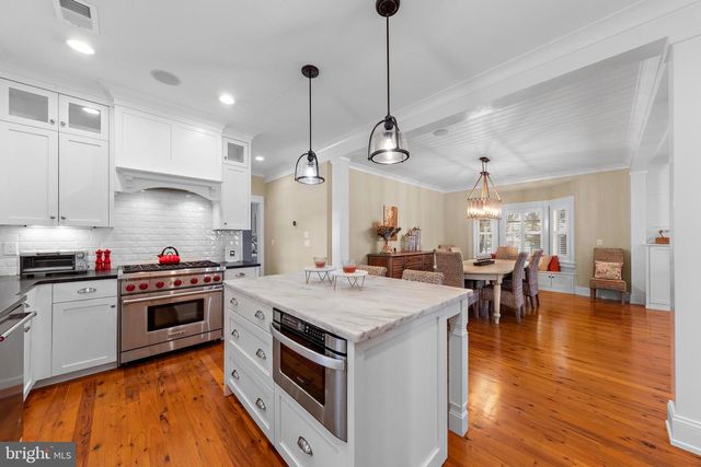 217 FAIRVIEW AVENUE, Beach Haven, NJ 08008