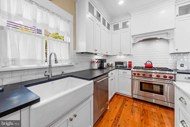 217 FAIRVIEW AVENUE, Beach Haven, NJ 08008