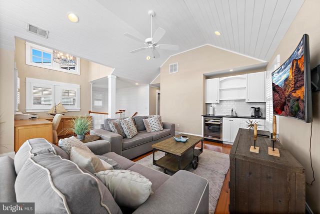 217 FAIRVIEW AVENUE, Beach Haven, NJ 08008