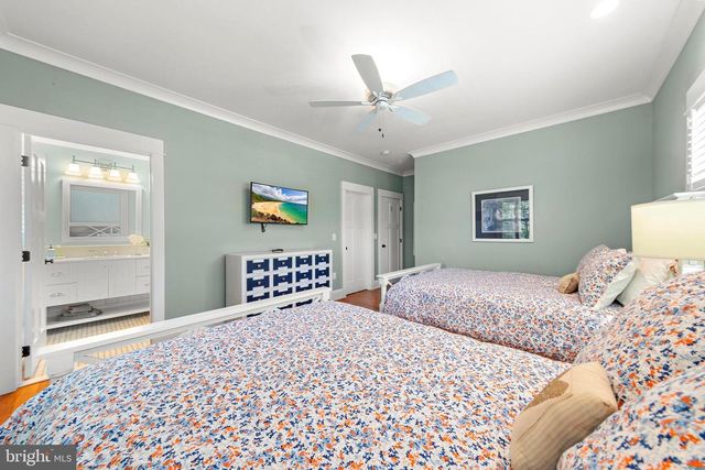 217 FAIRVIEW AVENUE, Beach Haven, NJ 08008