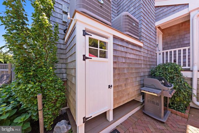 217 FAIRVIEW AVENUE, Beach Haven, NJ 08008