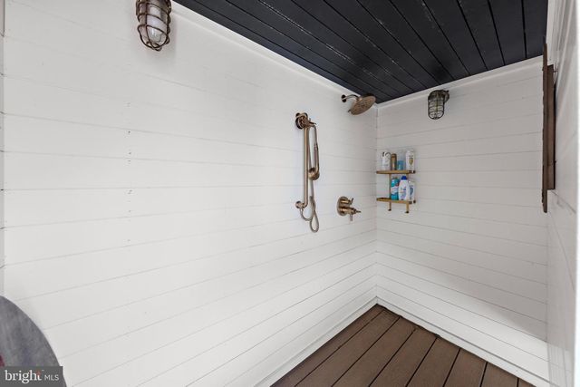 217 FAIRVIEW AVENUE, Beach Haven, NJ 08008