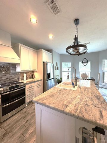 3202 Montclair, Orange, TX 77632