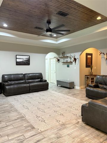 3202 Montclair, Orange, TX 77632