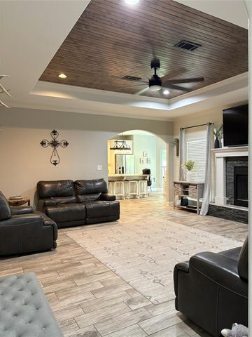 3202 Montclair, Orange, TX 77632