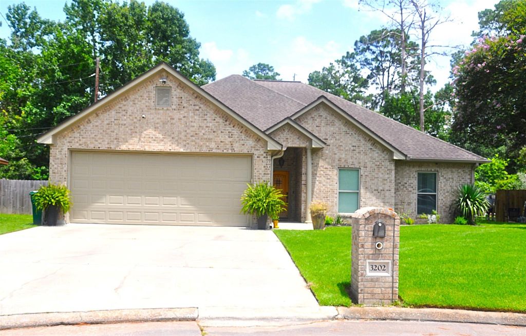 3202 Montclair, Orange, TX 77632