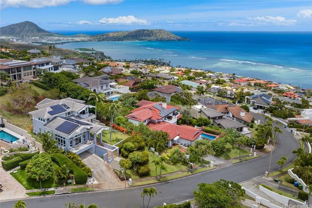 626 Kahiau Loop, Honolulu, HI 96821