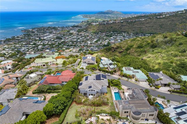 626 Kahiau Loop, Honolulu, HI 96821