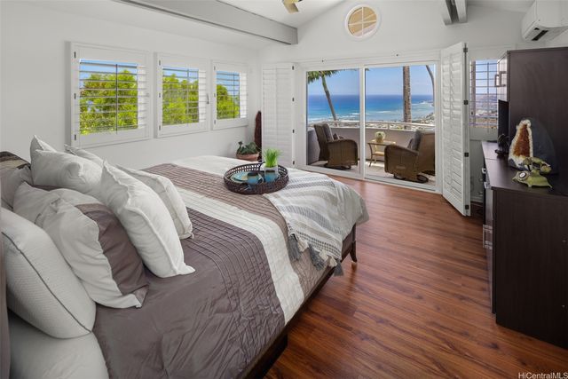 626 Kahiau Loop, Honolulu, HI 96821