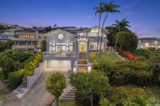 626 Kahiau Loop, Honolulu, HI 96821