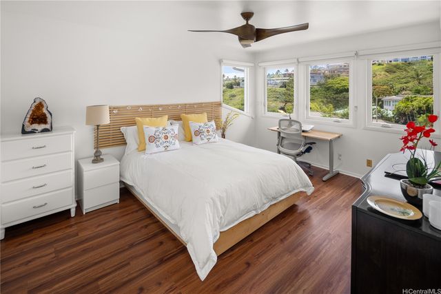 626 Kahiau Loop, Honolulu, HI 96821