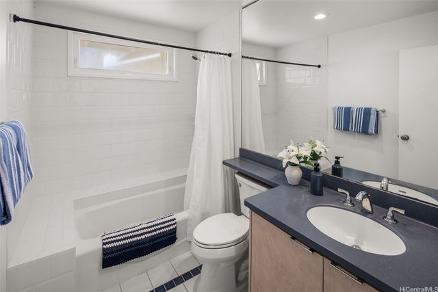 626 Kahiau Loop, Honolulu, HI 96821