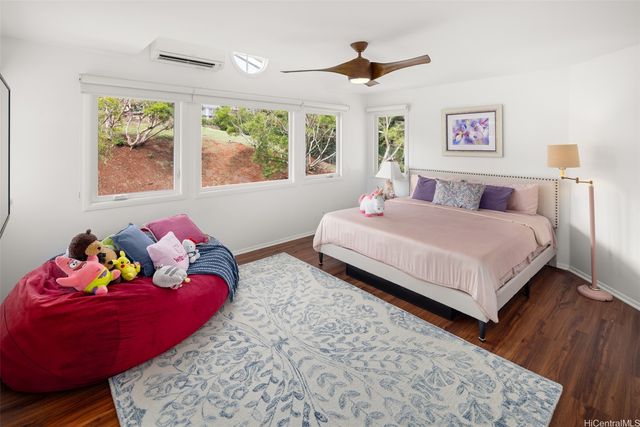 626 Kahiau Loop, Honolulu, HI 96821