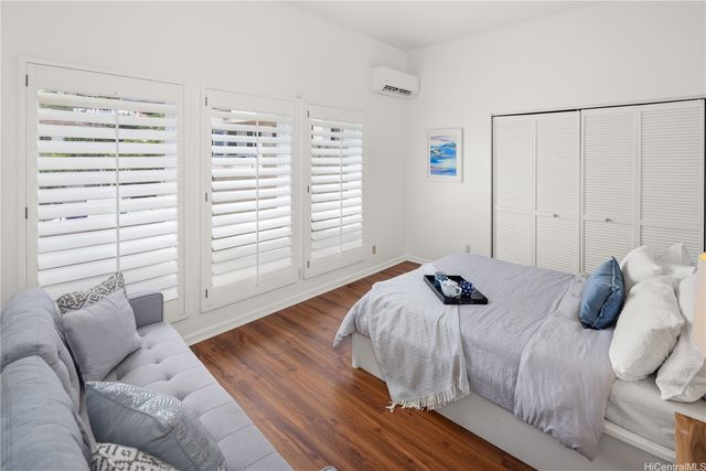 626 Kahiau Loop, Honolulu, HI 96821