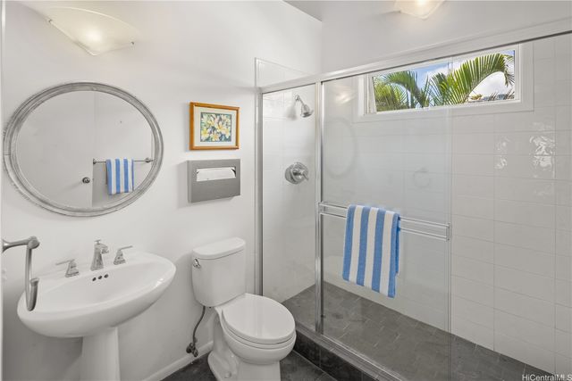 626 Kahiau Loop, Honolulu, HI 96821