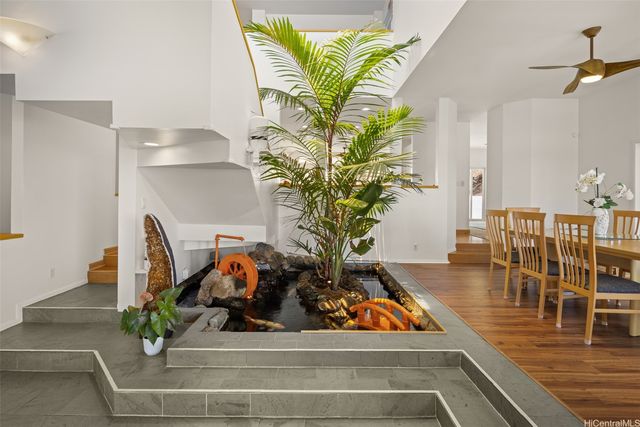 626 Kahiau Loop, Honolulu, HI 96821