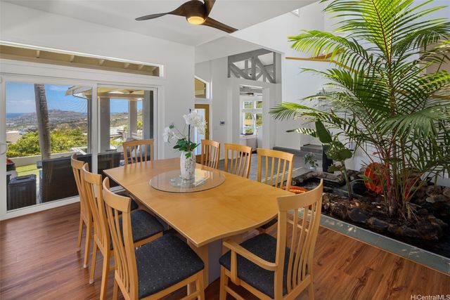 626 Kahiau Loop, Honolulu, HI 96821