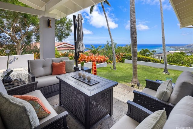 626 Kahiau Loop, Honolulu, HI 96821
