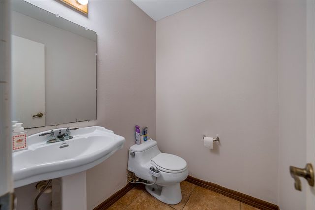 1297 County Road 336, Alice, TX 78332