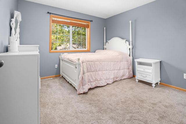 615 Oakwood Drive, Saint Cloud, MN 56304