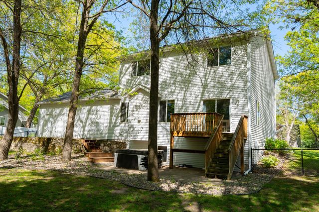 615 Oakwood Drive, Saint Cloud, MN 56304