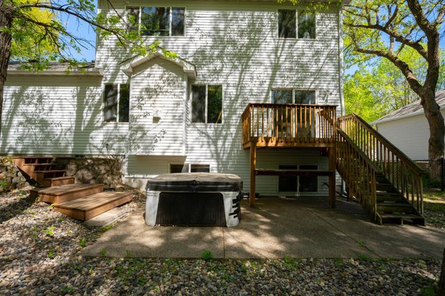 615 Oakwood Drive, Saint Cloud, MN 56304