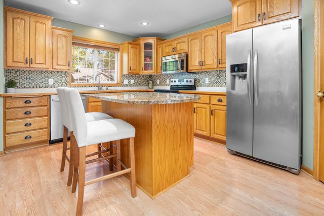 615 Oakwood Drive, Saint Cloud, MN 56304