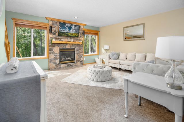 615 Oakwood Drive, Saint Cloud, MN 56304