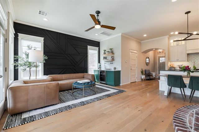 3224 Farmers Market Way, Edmond, OK 73034